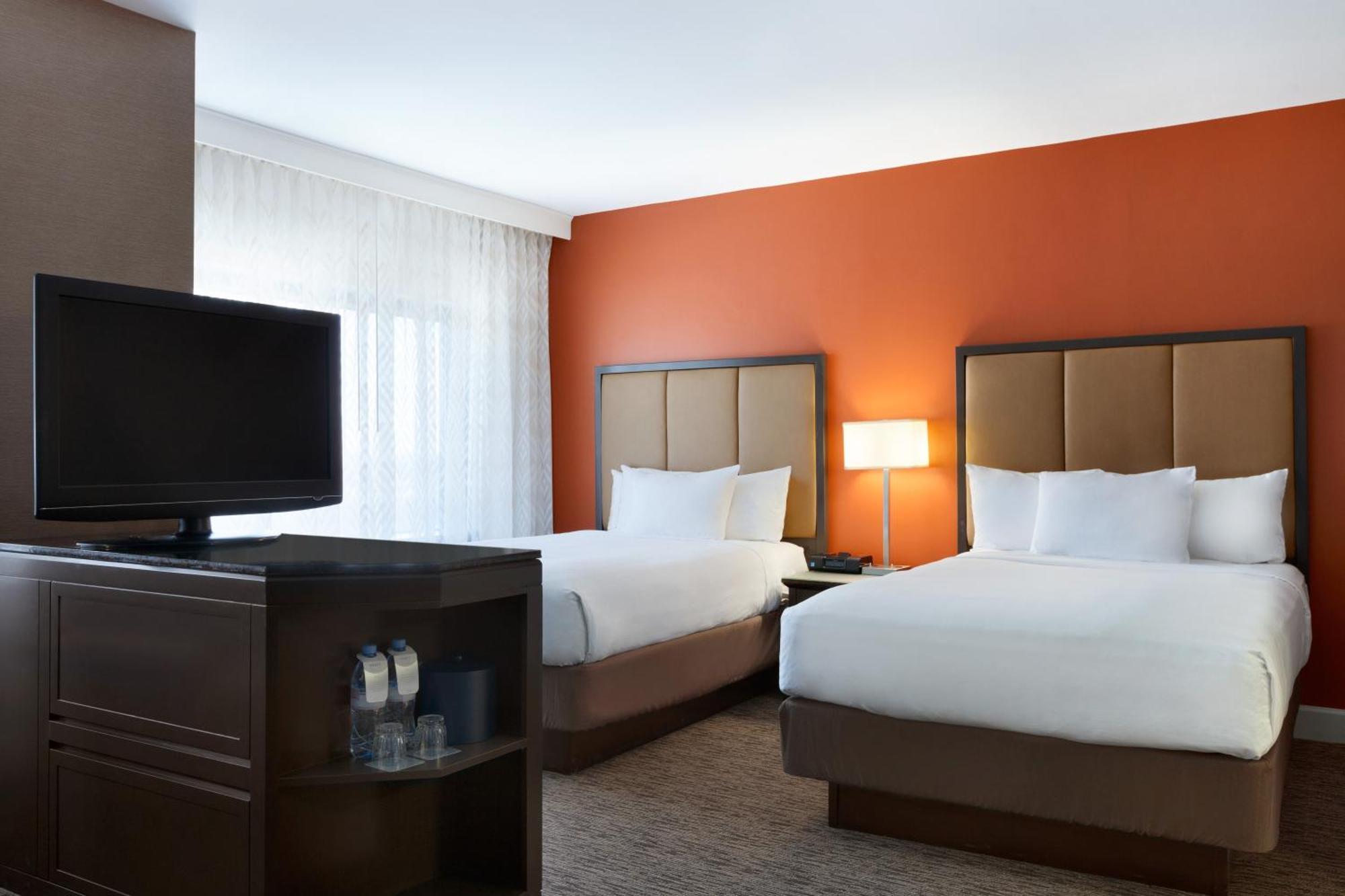 Queen Room with Two Queen Beds - High Floor,1434398755:JPEG